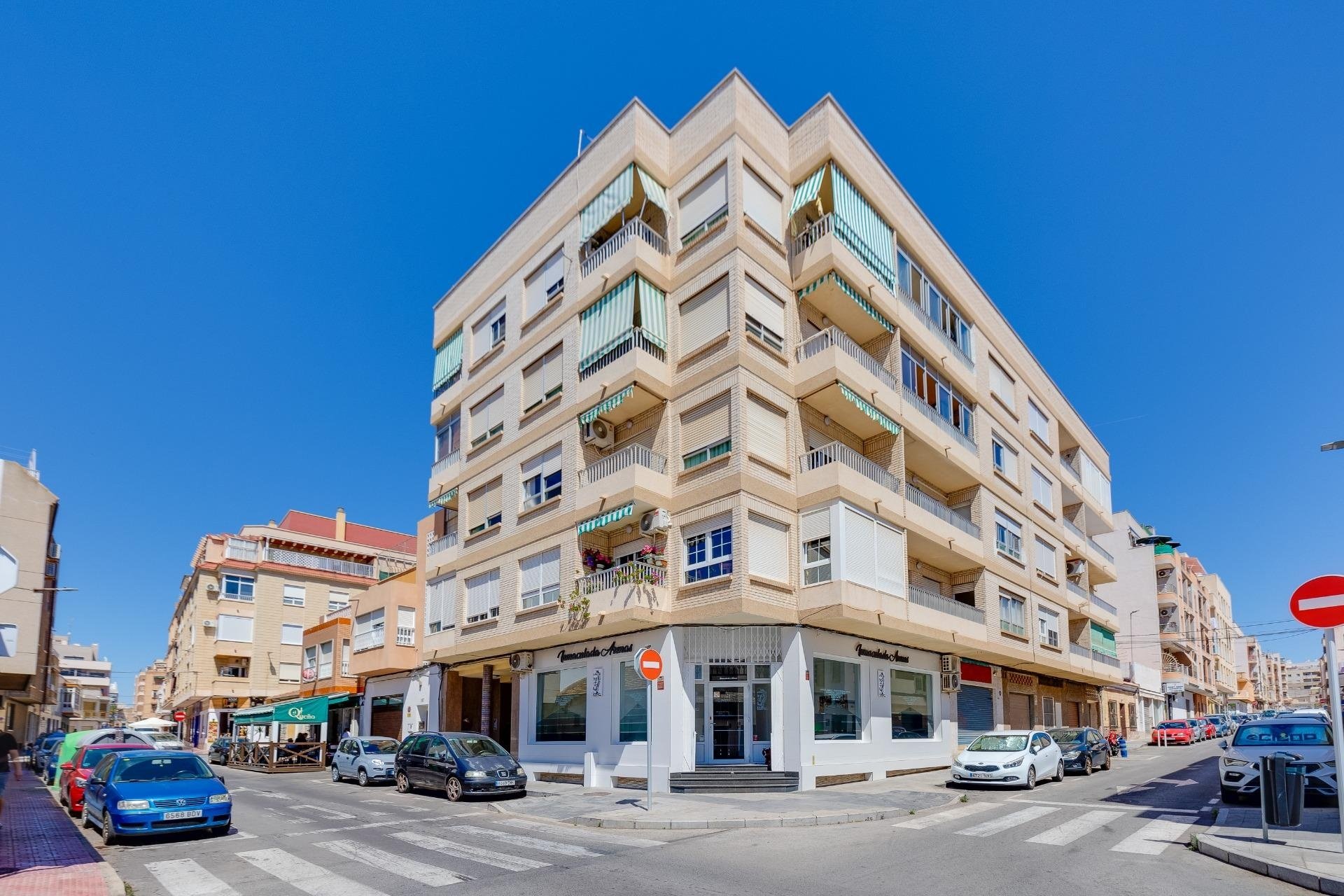 Revente - Apartment -
Torrevieja - Centro