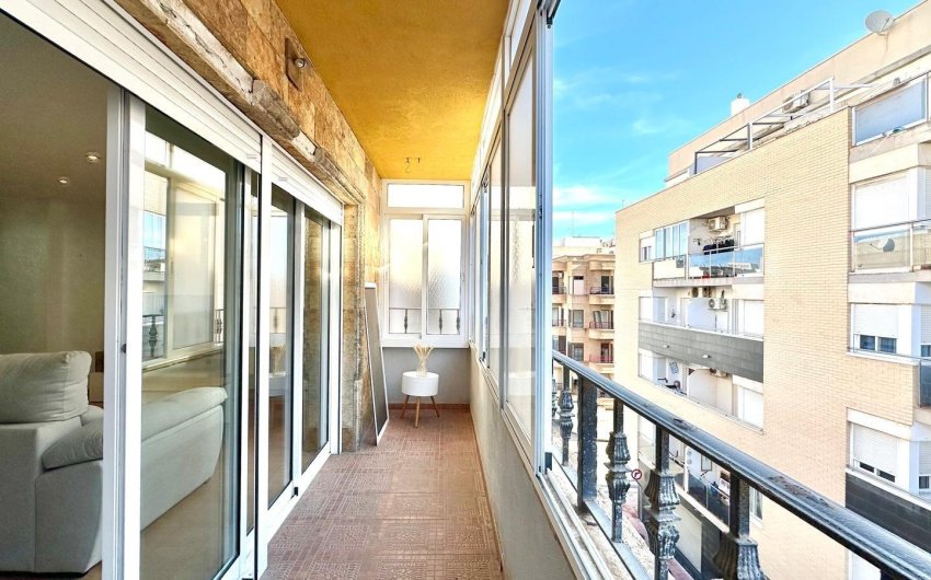 Revente - Apartment -
Torrevieja - Centro