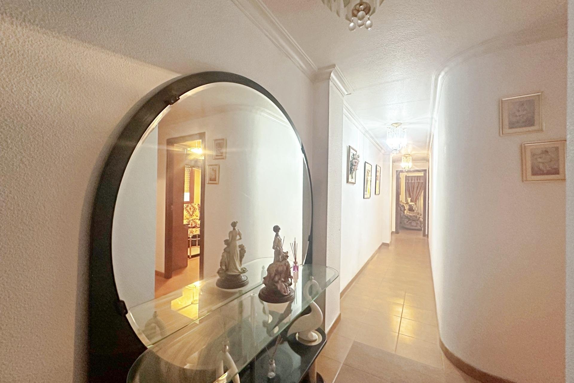 Revente - Apartment -
Torrevieja - Centro