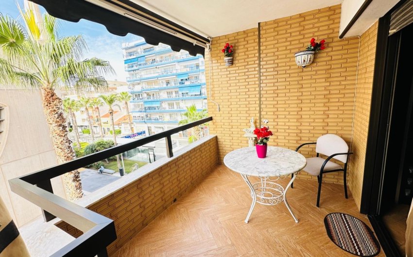 Revente - Apartment -
Torrevieja - Centro