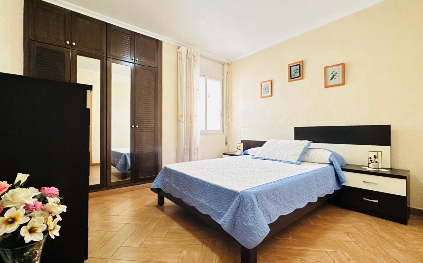 Revente - Apartment -
Torrevieja - Centro