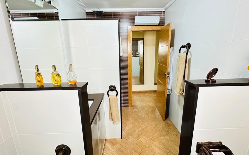 Revente - Apartment -
Torrevieja - Centro