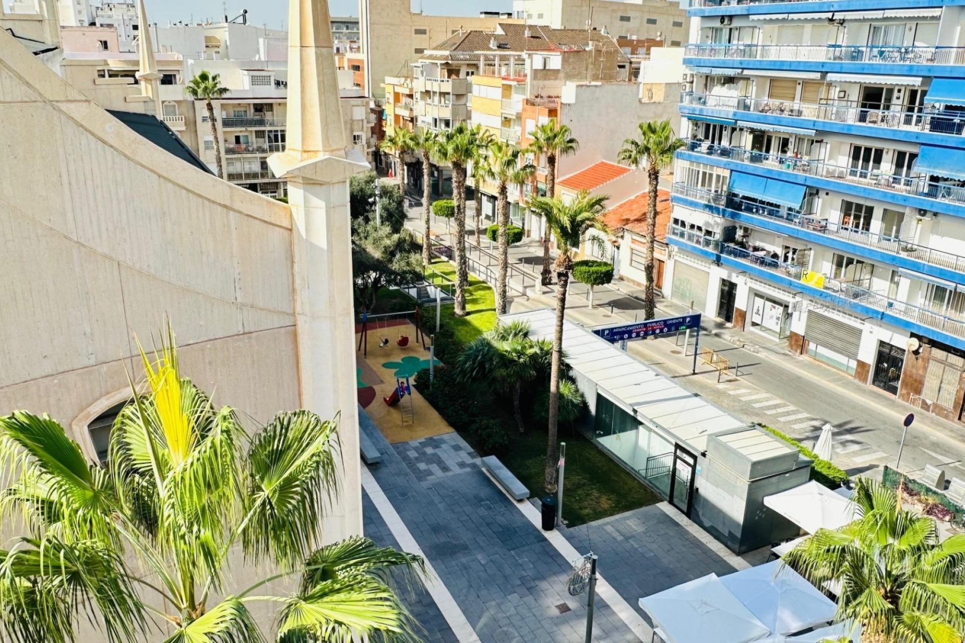 Revente - Apartment -
Torrevieja - Centro