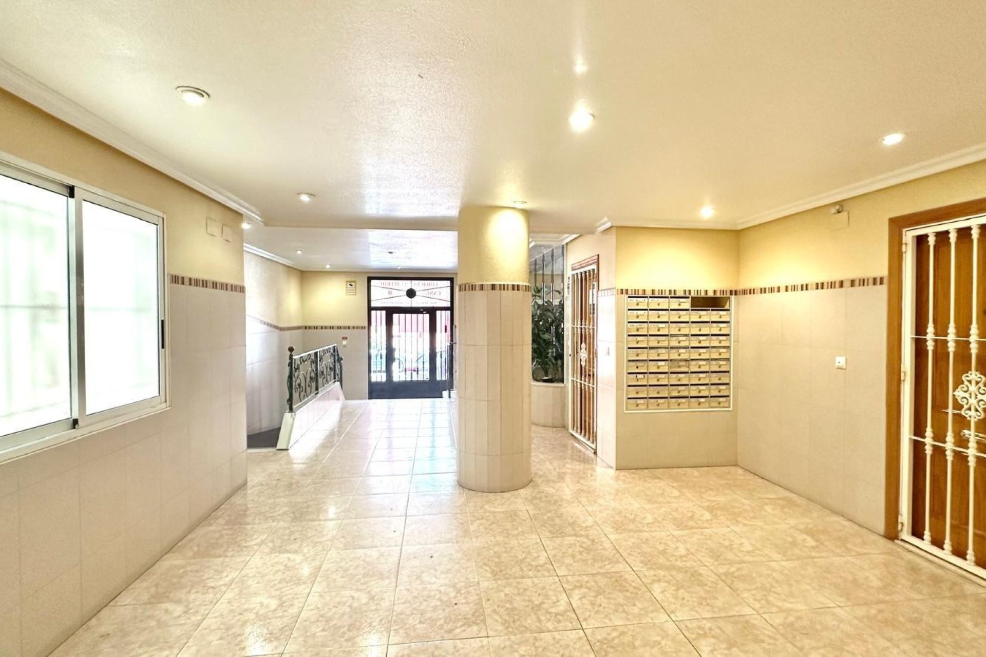 Revente - Apartment -
Torrevieja - Centro
