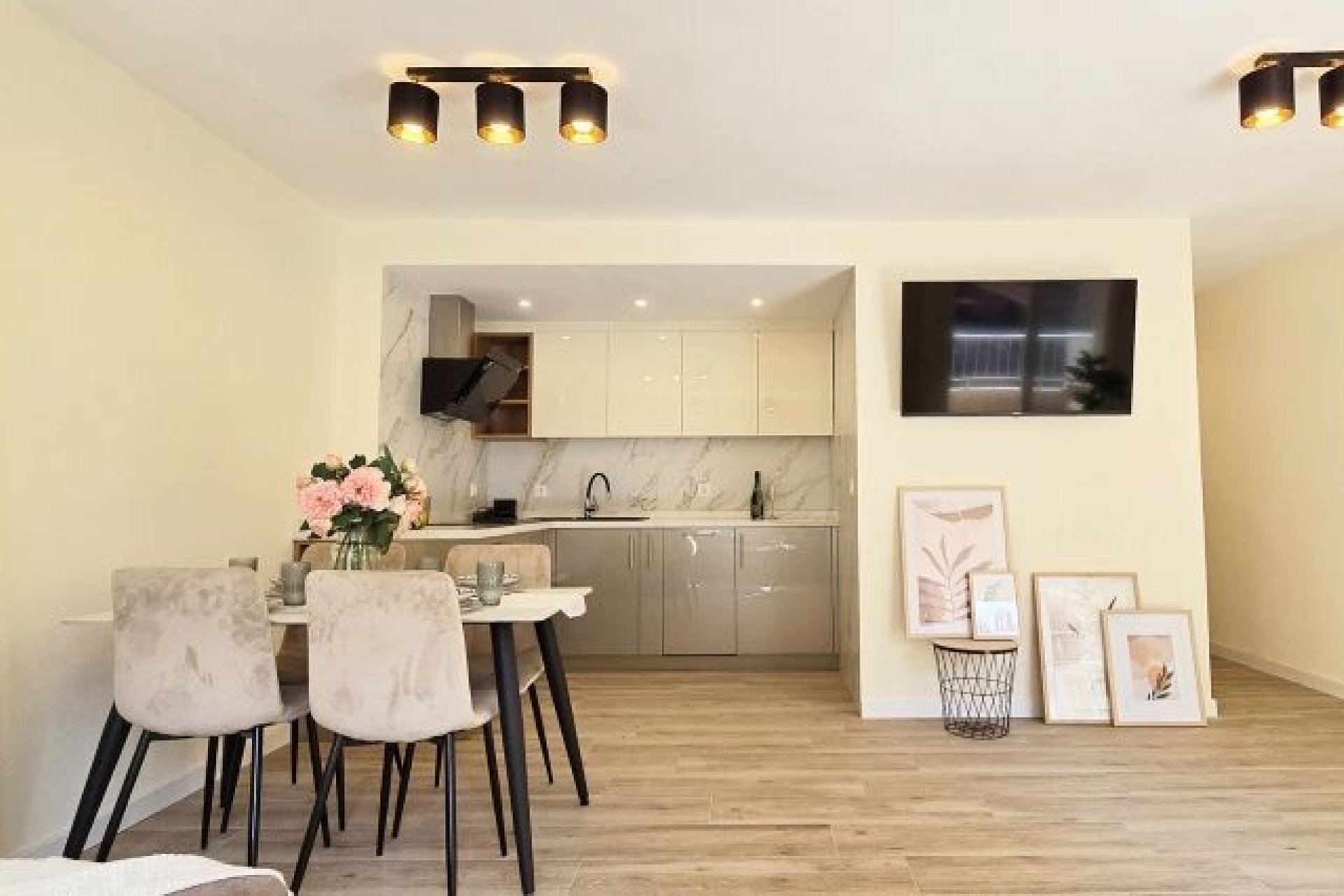 Revente - Apartment -
Torrevieja - Centro