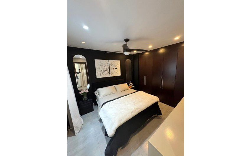 Revente - Apartment -
Torrevieja - Centro