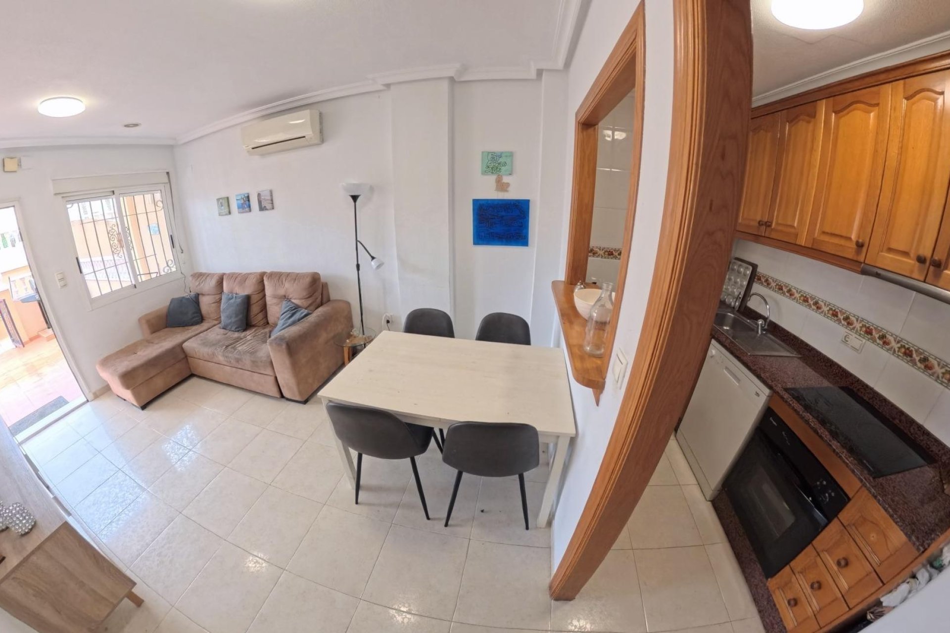 Revente - Apartment -
Torrevieja - Centro