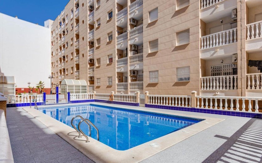 Revente - Apartment -
Torrevieja - Centro