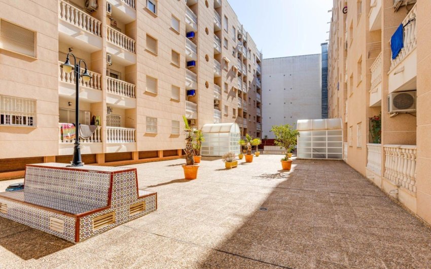 Revente - Apartment -
Torrevieja - Centro