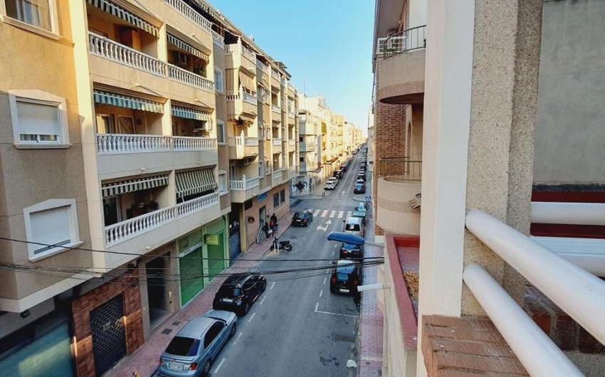 Revente - Apartment -
Torrevieja - Centro