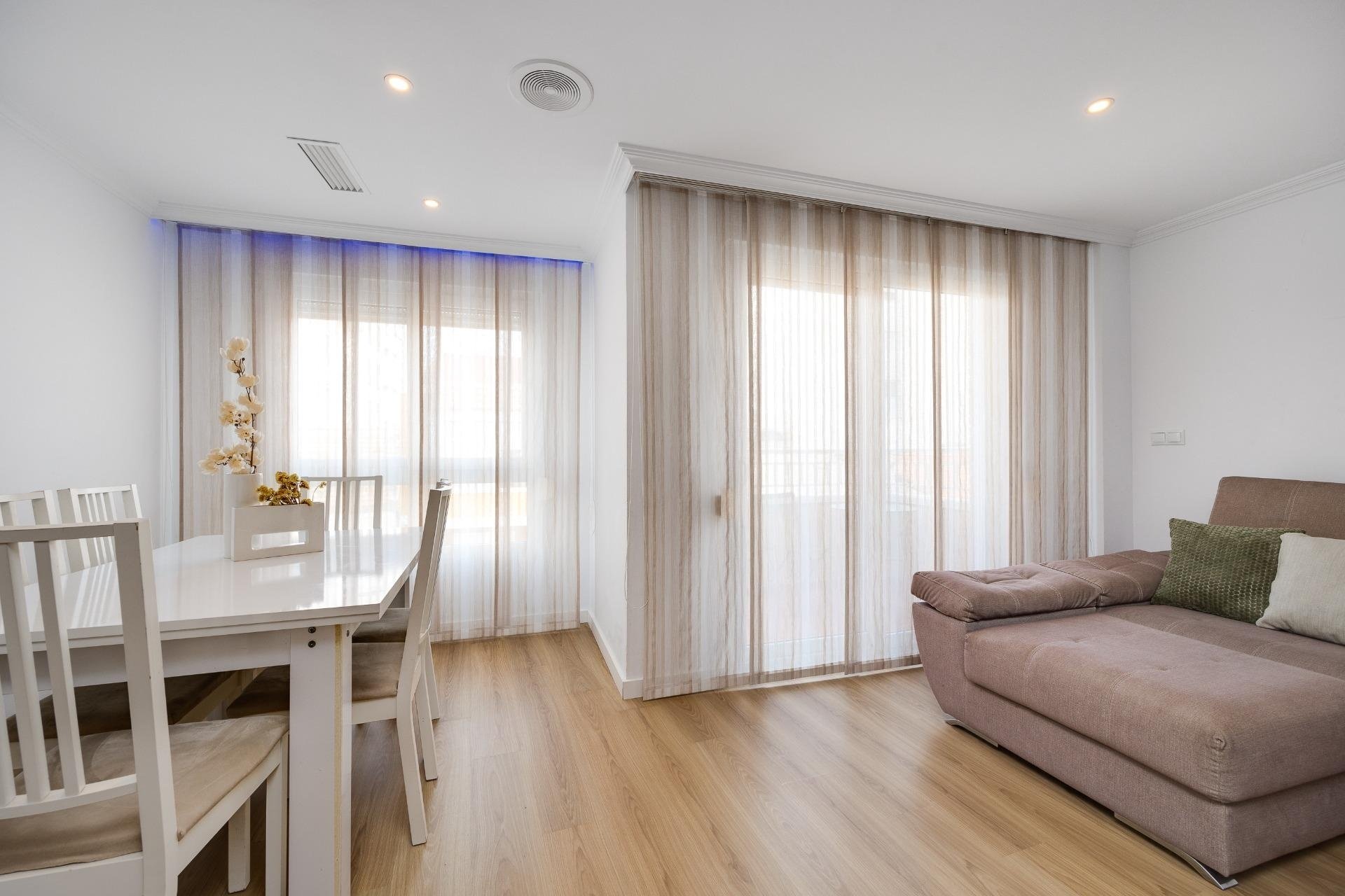 Revente - Apartment -
Torrevieja - Centro