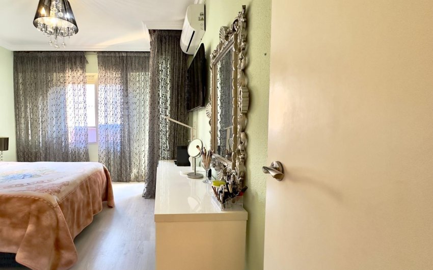 Revente - Apartment -
Torrevieja - Centro