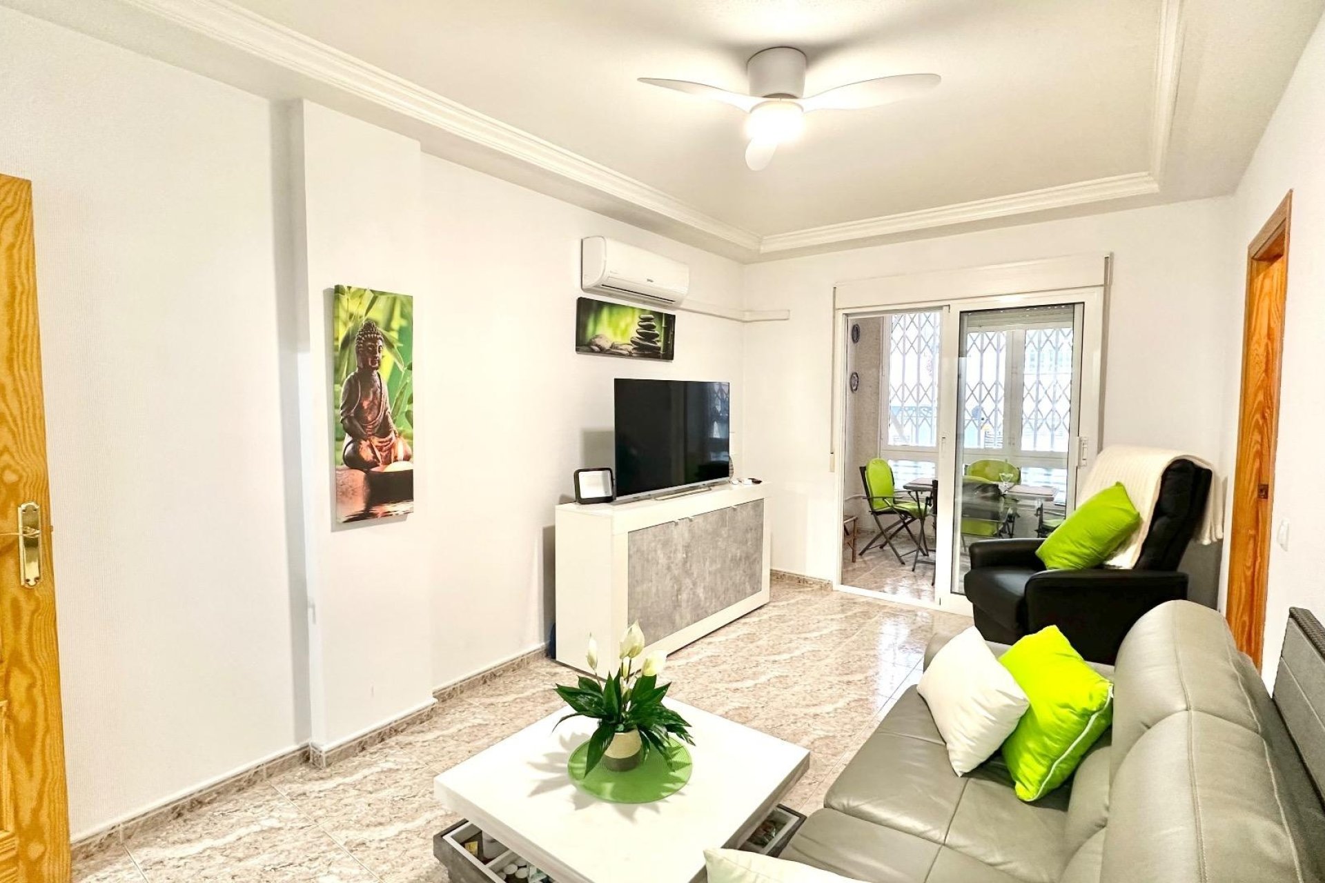 Revente - Apartment -
Torrevieja - Centro