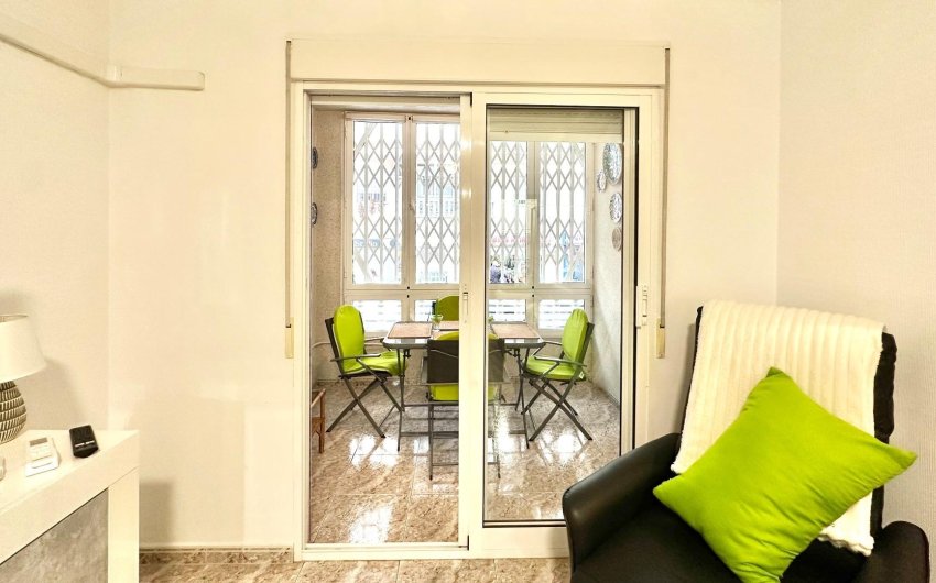 Revente - Apartment -
Torrevieja - Centro