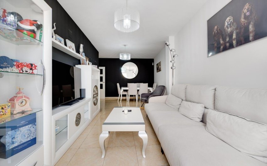 Revente - Apartment -
Torrevieja - Centro