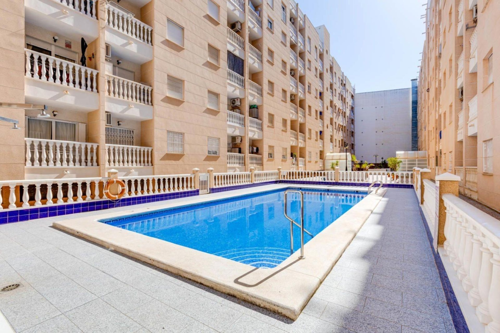 Revente - Apartment -
Torrevieja - Centro