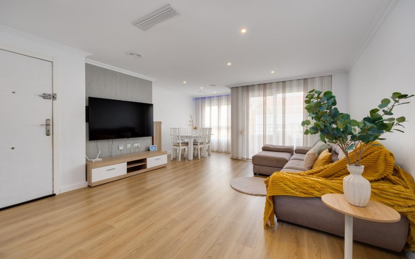 Revente - Apartment -
Torrevieja - Centro