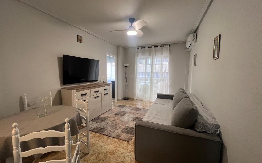 Revente - Apartment -
Torrevieja - Centro