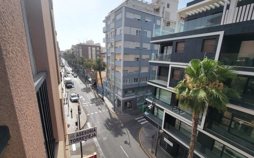 Revente - Apartment -
Torrevieja - Centro