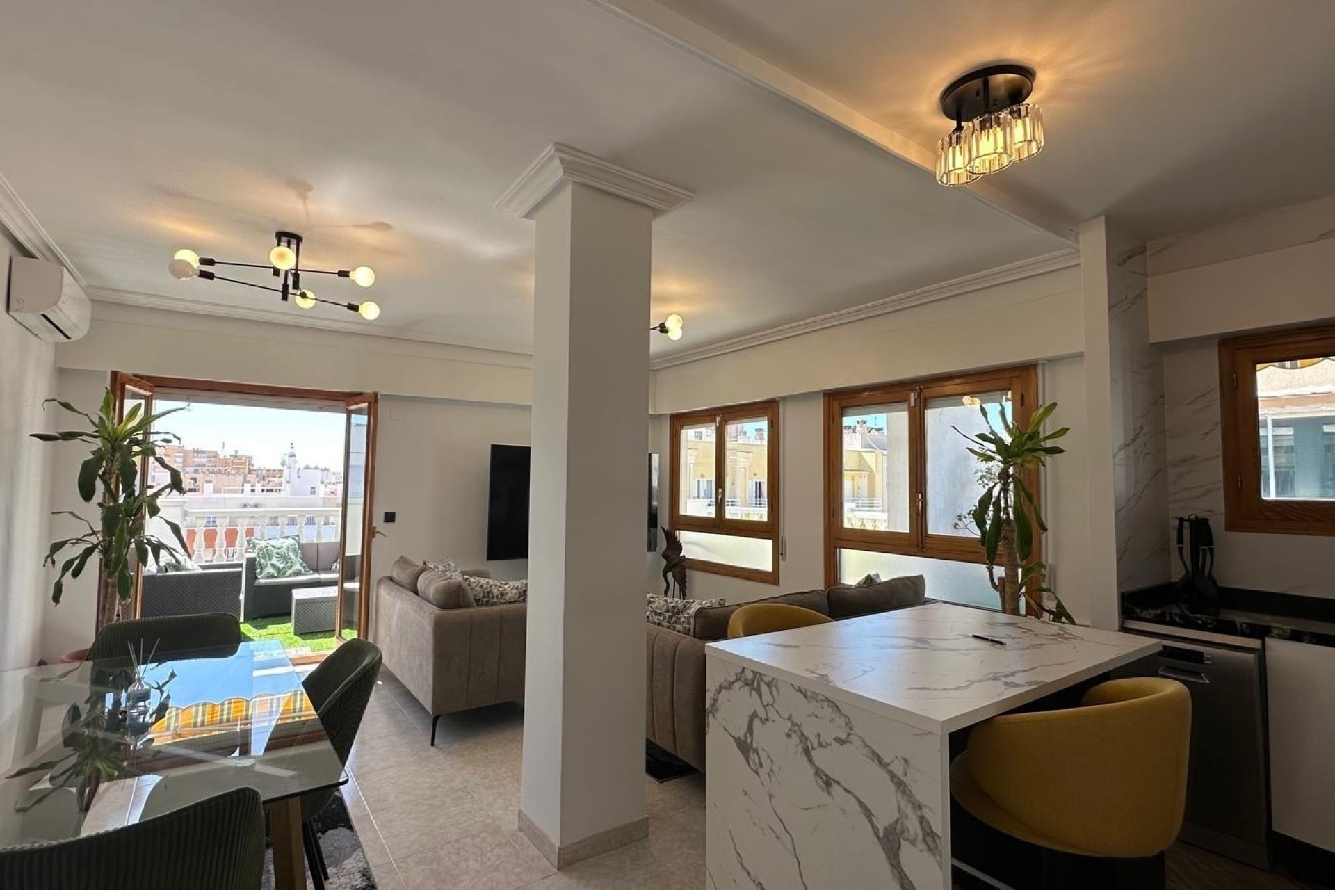 Revente - Apartment -
Torrevieja - Centro