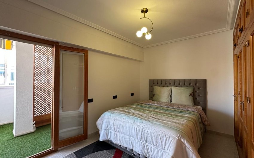 Revente - Apartment -
Torrevieja - Centro