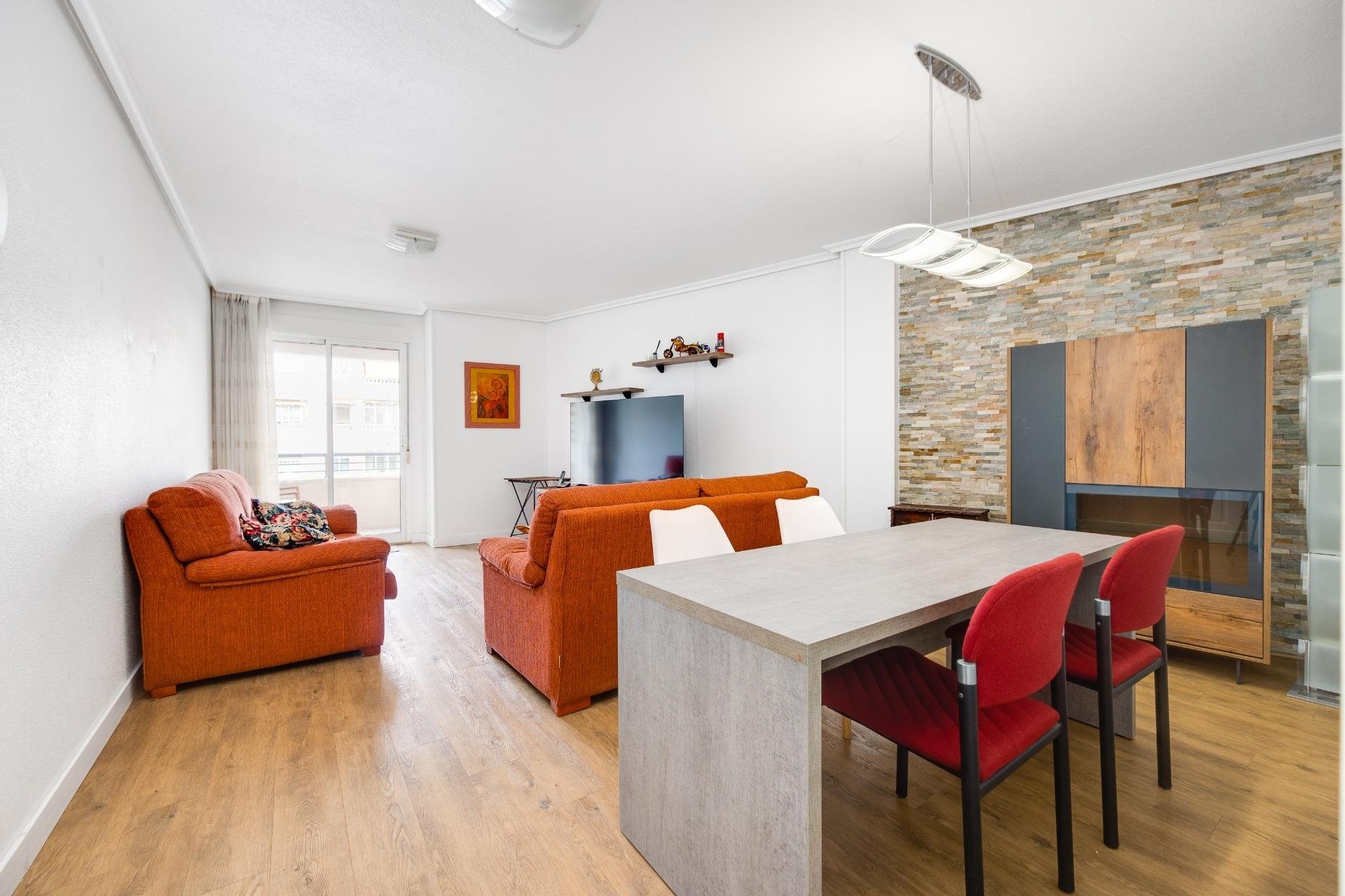 Revente - Apartment -
Torrevieja - Centro