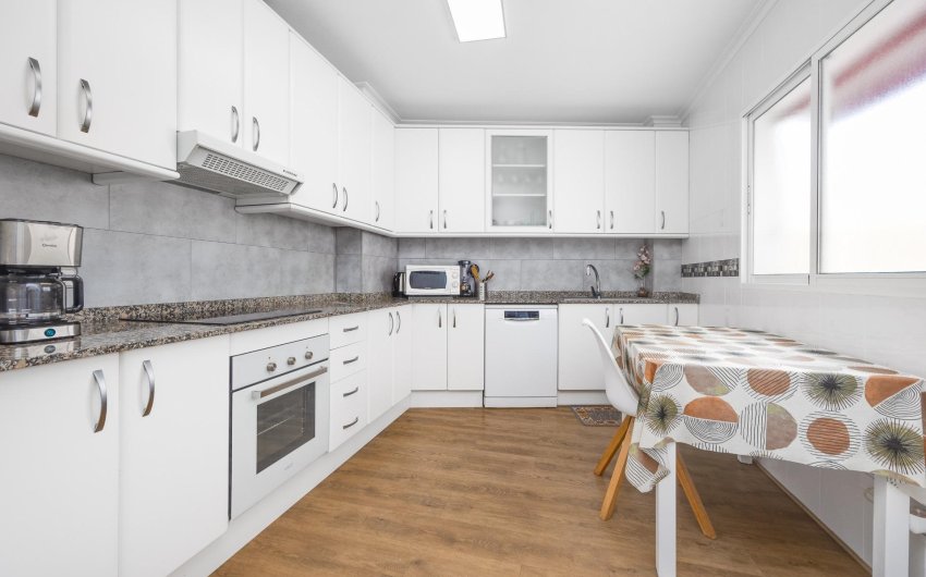 Revente - Apartment -
Torrevieja - Centro