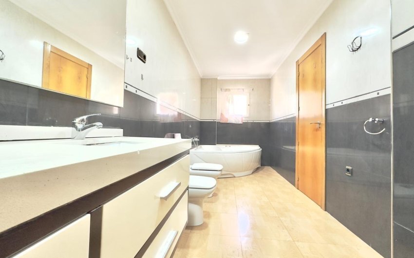 Revente - Apartment -
Torrevieja - Centro