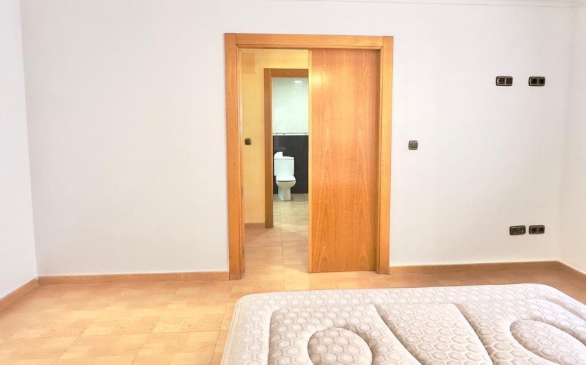 Revente - Apartment -
Torrevieja - Centro