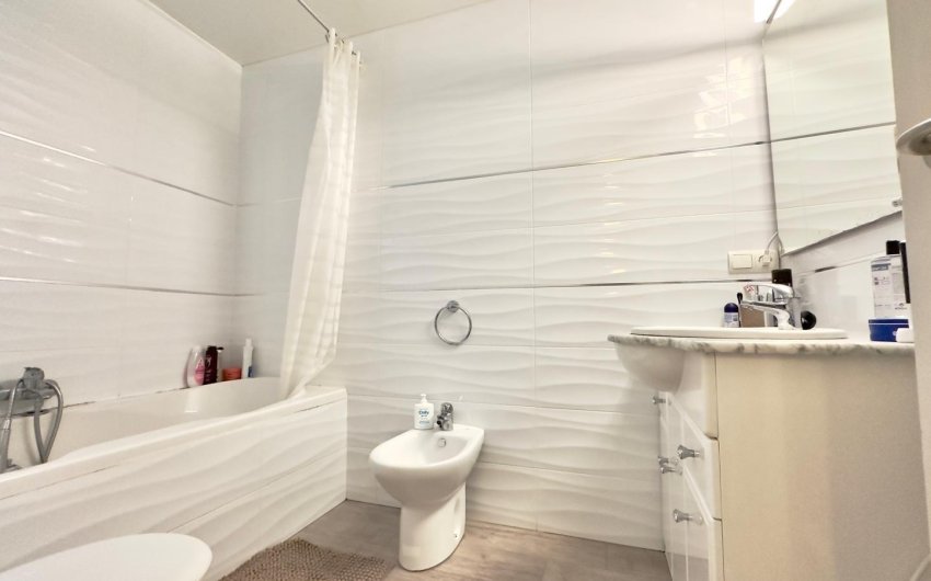 Revente - Apartment -
Torrevieja - Centro