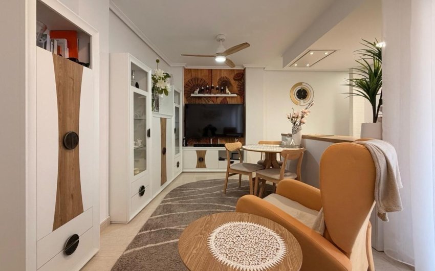 Revente - Apartment -
Torrevieja - Centro