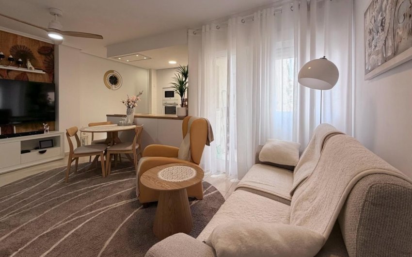 Revente - Apartment -
Torrevieja - Centro