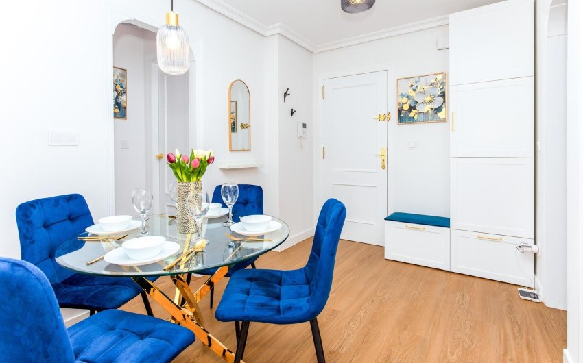 Revente - Apartment -
Torrevieja - Centro