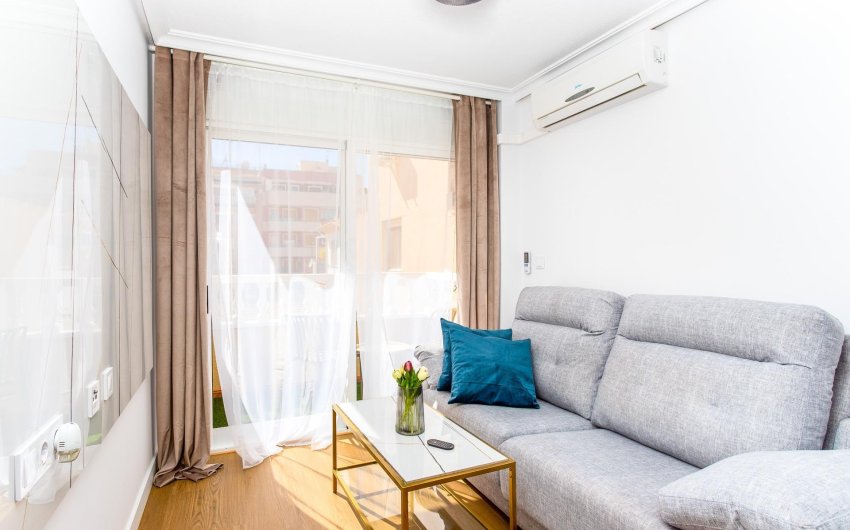 Revente - Apartment -
Torrevieja - Centro