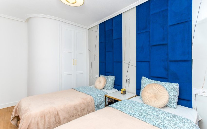 Revente - Apartment -
Torrevieja - Centro