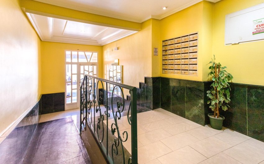 Revente - Apartment -
Torrevieja - Centro