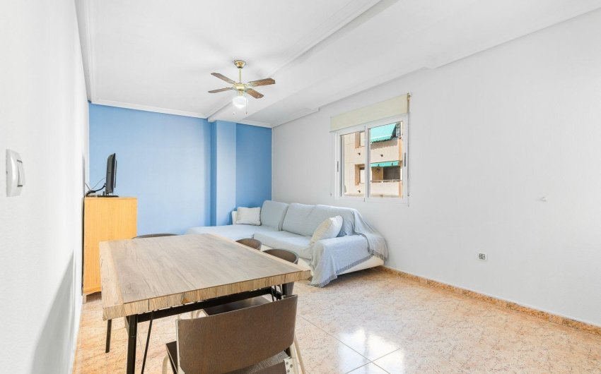 Revente - Apartment -
Torrevieja - Centro