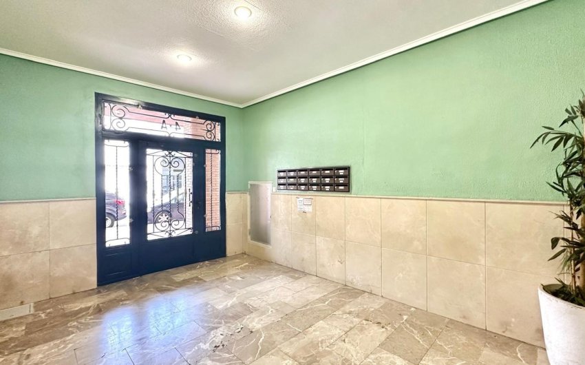 Revente - Apartment -
Torrevieja - Centro