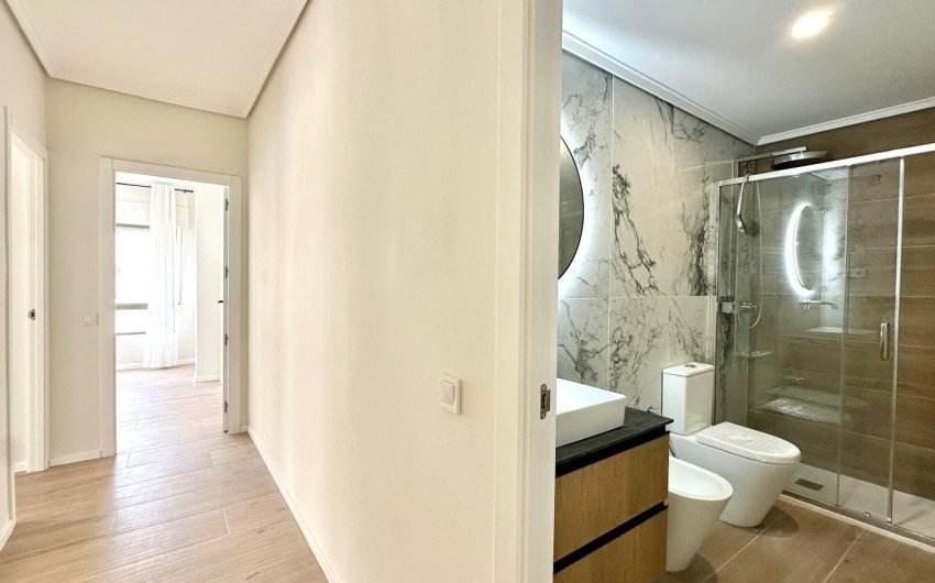 Revente - Apartment -
Torrevieja - Centro