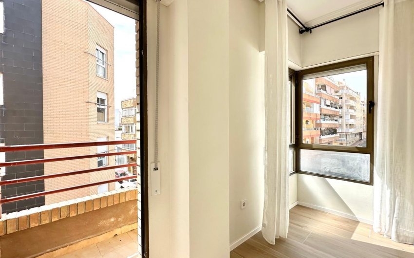 Revente - Apartment -
Torrevieja - Centro
