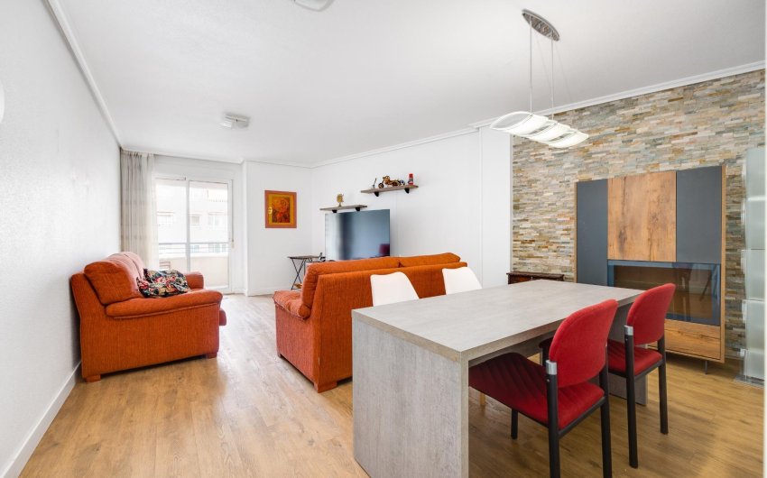 Revente - Apartment -
Torrevieja - Centro