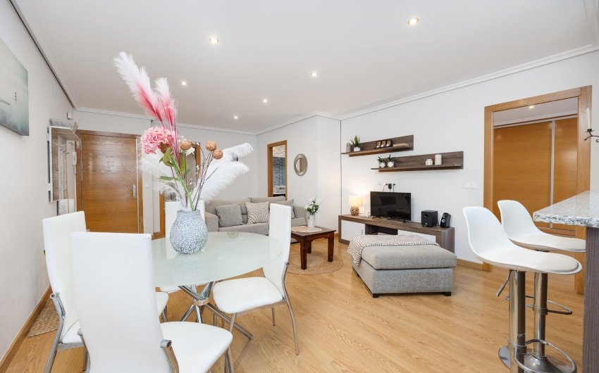 Revente - Apartment -
Torrevieja - Centro