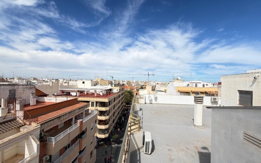 Revente - Apartment -
Torrevieja - Centro