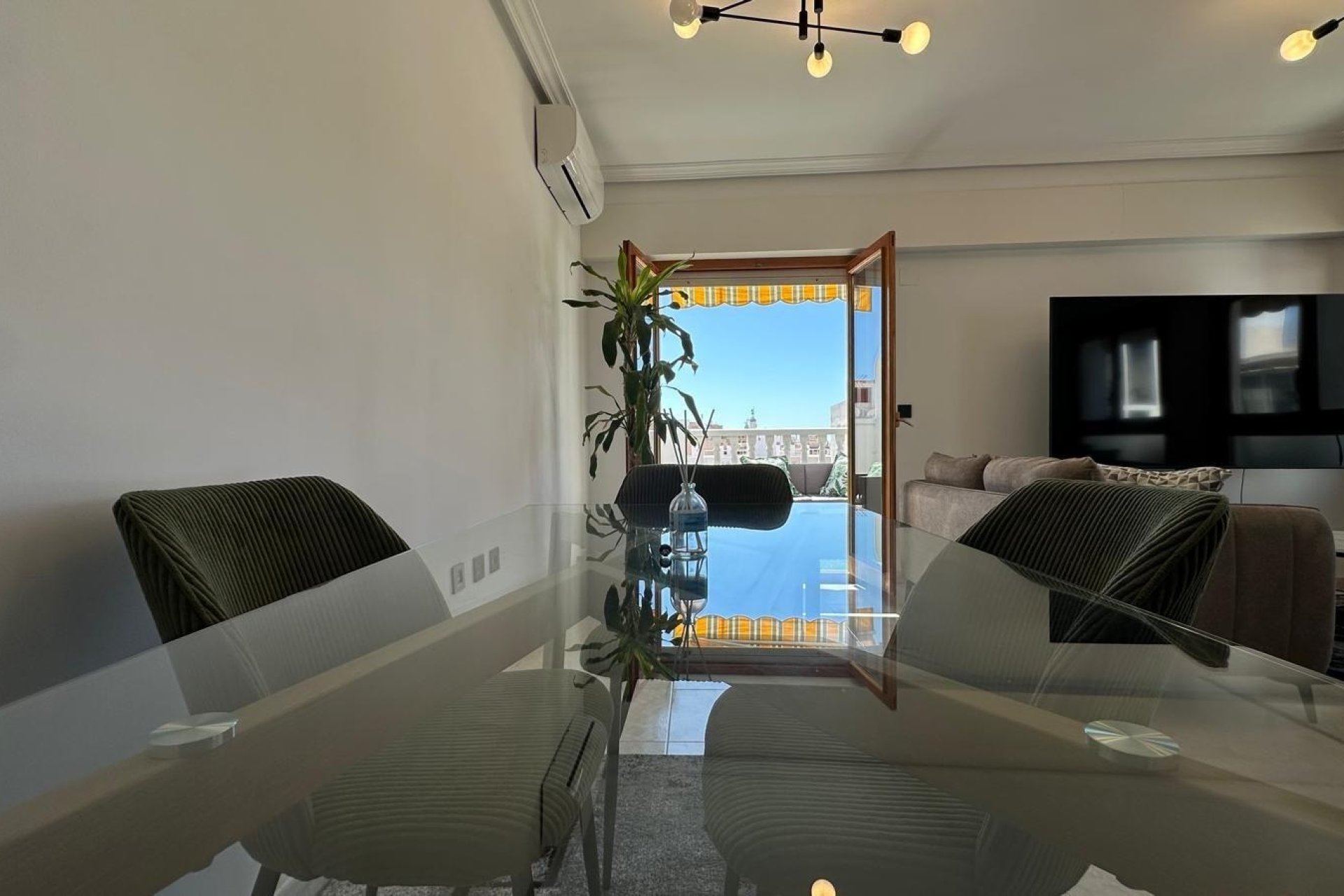 Revente - Apartment -
Torrevieja - Centro
