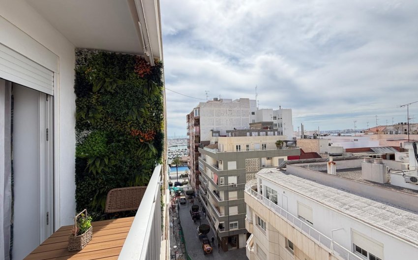 Revente - Apartment -
Torrevieja - Centro