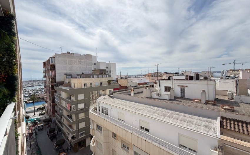 Revente - Apartment -
Torrevieja - Centro