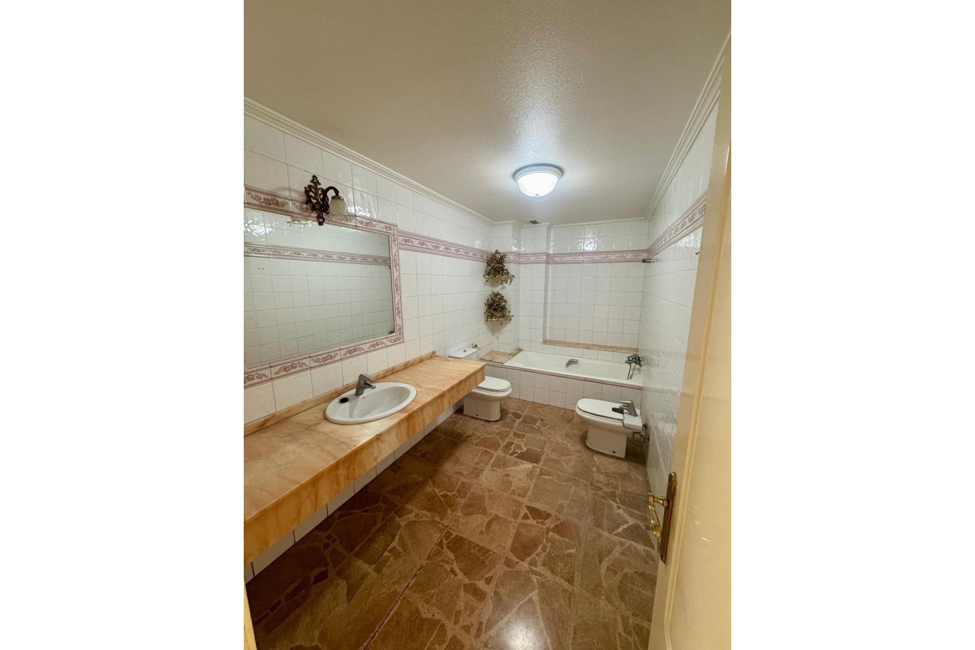 Revente - Apartment -
Torrevieja - Centro
