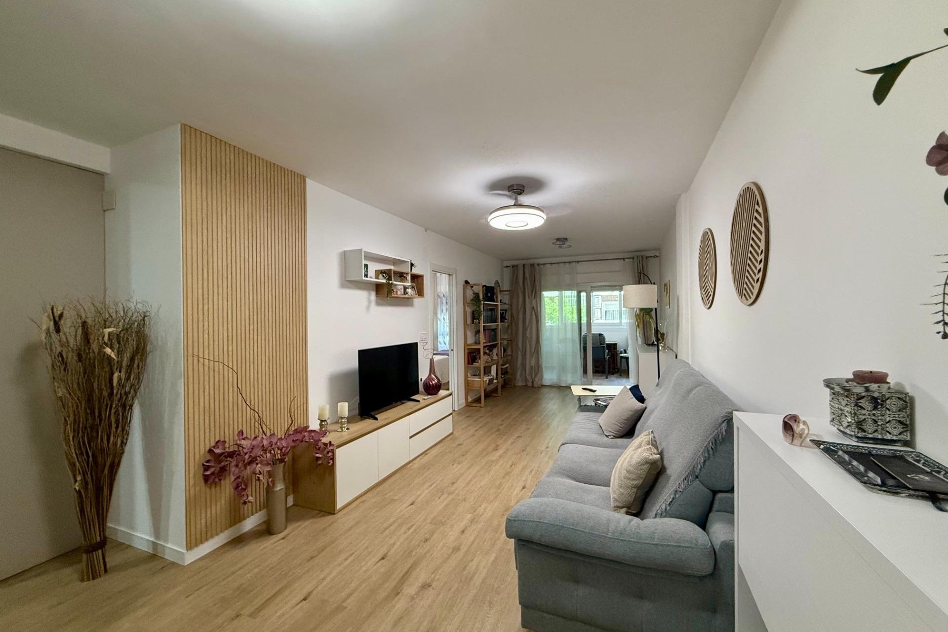 Revente - Apartment -
Torrevieja - Centro