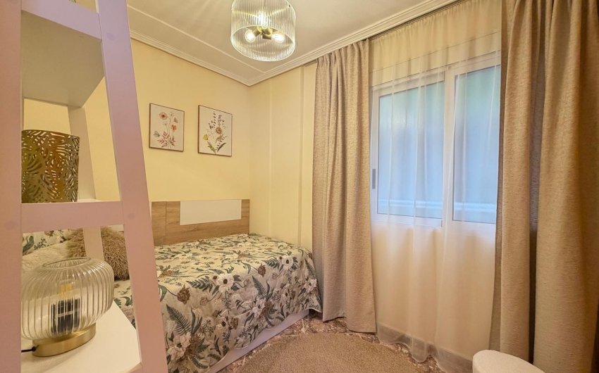 Revente - Apartment -
Torrevieja - Centro