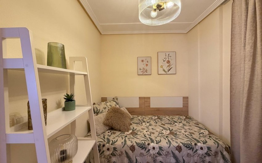 Revente - Apartment -
Torrevieja - Centro